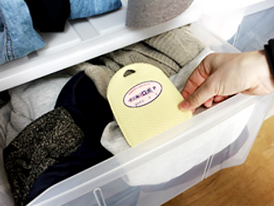 衣装ケースの中